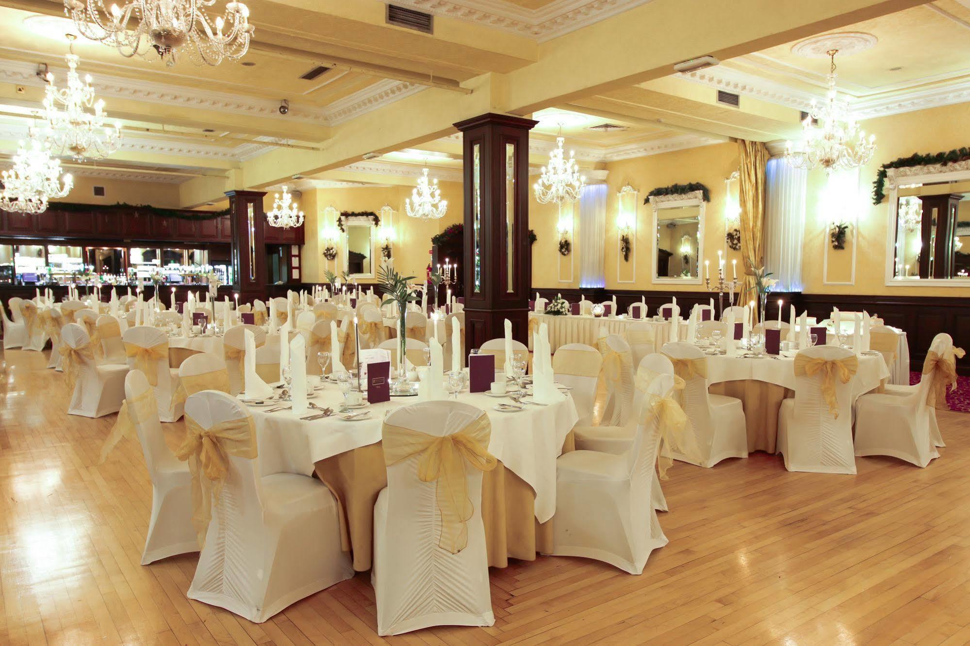 Seven Oaks Hotel Carlow Exteriör bild